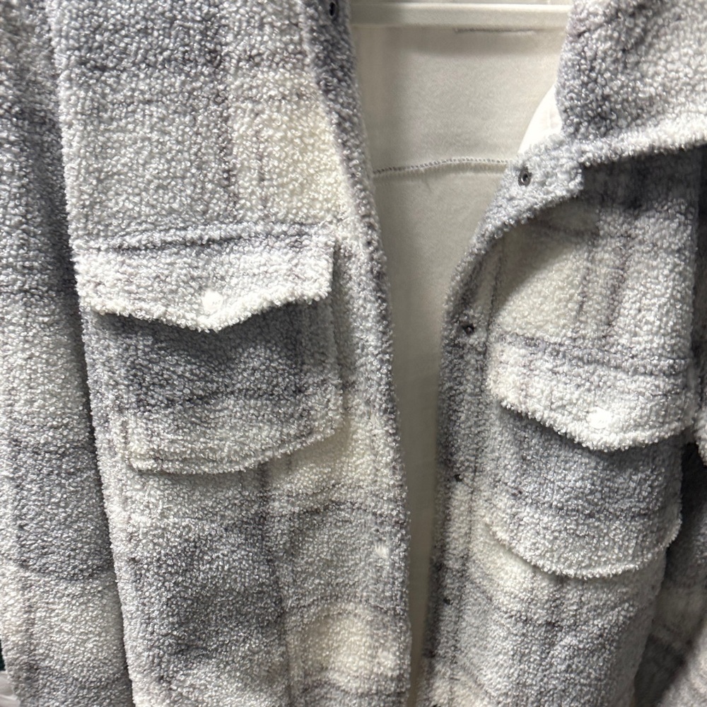 Abercrombie & Fitch Cream and Gray Plaid Teddy Jacket - Picture 3 of 5